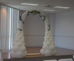 Dekoracija balonima za svadbe 16